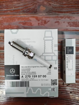 Enchufe de encendido del motor A2701590700 original para accesorios de automóviles Mercedes Benz